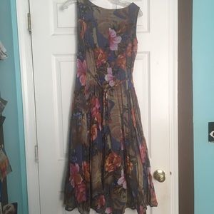Flowy vintage floral dress
